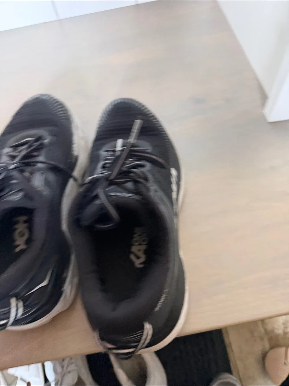 Hoka bondi black